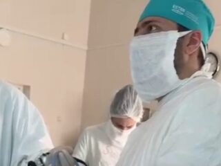 Пациентка попала на операционный стол после поедания хурмы