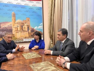 Благодарности за профессионализм вручили врачам ГБУ РД 