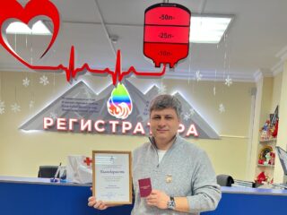 Врач РКБСМП Эфенди Исмаилов удостоен звания «Почетный донор России»