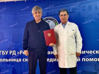 В преддверии Дня Победы в РКБСМП поздравили ветеранов боевых действий, локальных войн и вооруженных конфликтов
